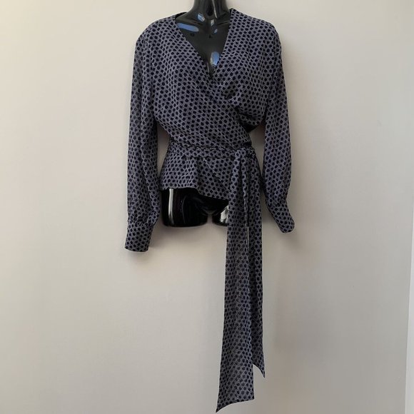 Hobbs Women's Wrap Blouse UK Size 16 Navy Blue Patterned Long Sleeve - Picture 2 of 9